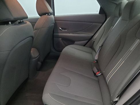 Used 2023 Hyundai Elantra SEL w/ Preferred Accessory Package image 18