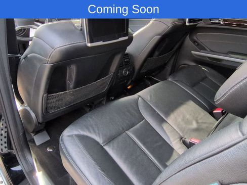 Used 2011 Mercedes-Benz GL 550 4MATIC image 18