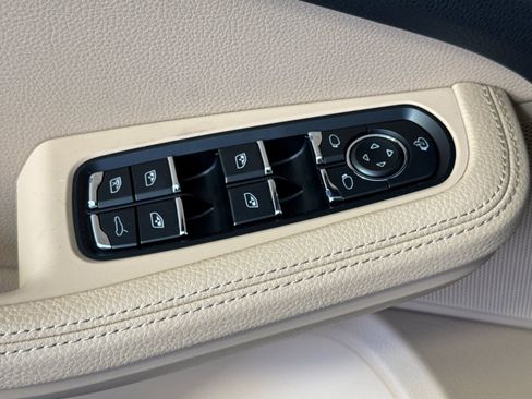 New 2026 Porsche Macan AWD/4WD image 13