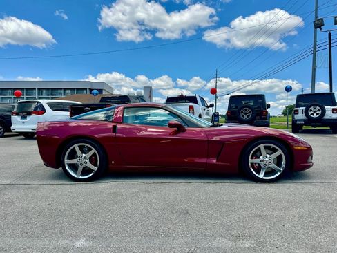 Used 2006 Chevrolet Corvette Coupe w/ Preferred Equipment Group RWD image 4