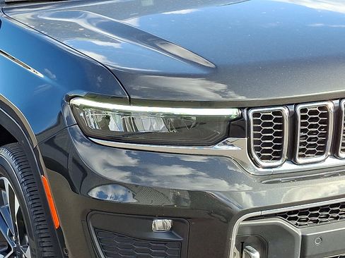 Used 2022 Jeep Grand Cherokee L Overland image 9