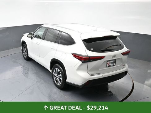 Used 2023 Toyota Highlander XLE image 52