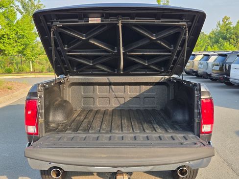 Used 2017 RAM 1500 Big Horn RWD image 18