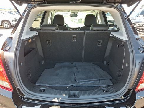 Certified 2022 Chevrolet Trax LT w/ LT Convenience Package image 29