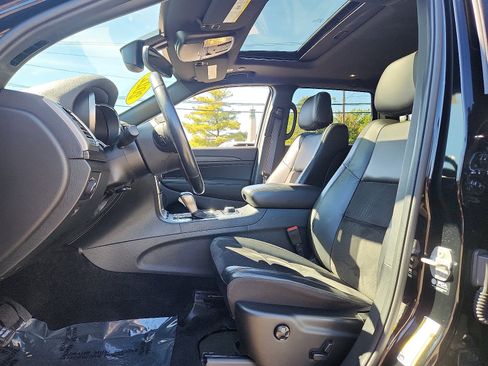 Used 2022 Jeep Grand Cherokee Laredo X image 13