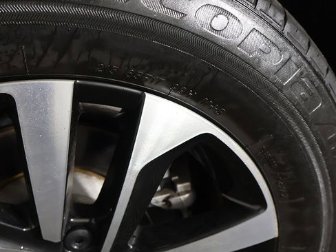 Used 2023 Volkswagen Tiguan S image 19