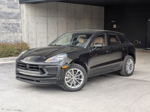 Used 2026 Porsche Macan AWD/4WD image 1