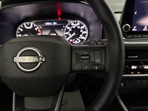 Certified 2025 Nissan Rogue SV image 16