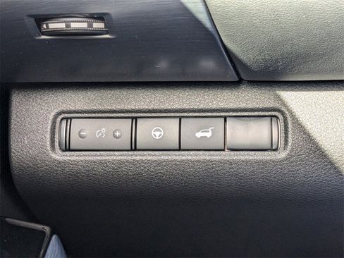 New 2025 Nissan Pathfinder SL w/ Black Appearance Package image 26