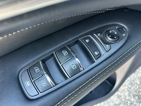 Used 2020 Jeep Grand Cherokee Altitude AWD/4WD image 13