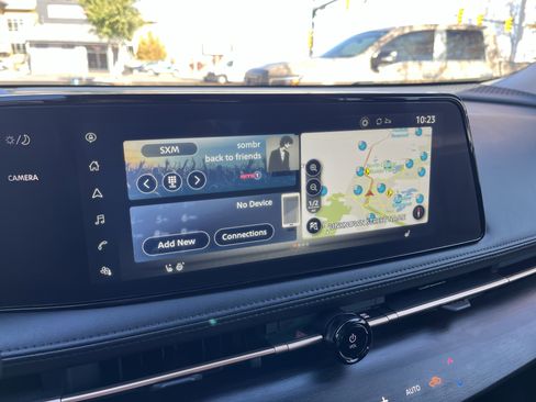 Used 2023 Nissan Ariya AWD image 19