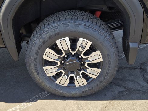 New 2025 GMC Sierra 2500 Denali w/ Denali Reserve Package image 5