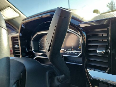 Used 2022 Chevrolet Silverado 1500 LT image 28