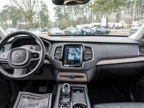 Used 2021 Volvo XC90 T8 Inscription image 17