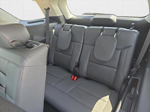 New 2025 Ford Explorer Active w/ Active Comfort Package image 17