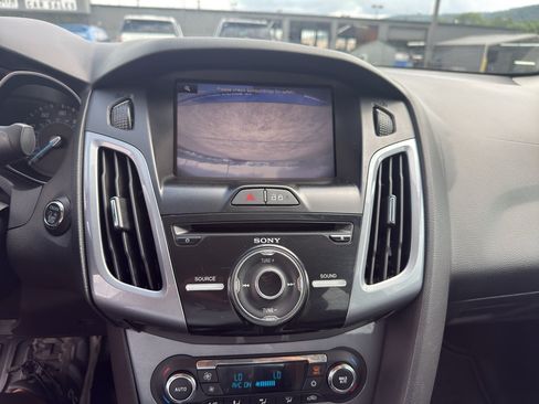 Used 2014 Ford Focus Titanium FWD image 15