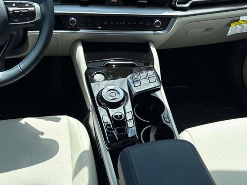 New 2025 Kia Sportage EX w/ EX Premium Package image 13