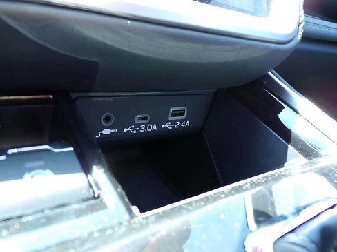 Certified 2025 Subaru Outback Limited image 21