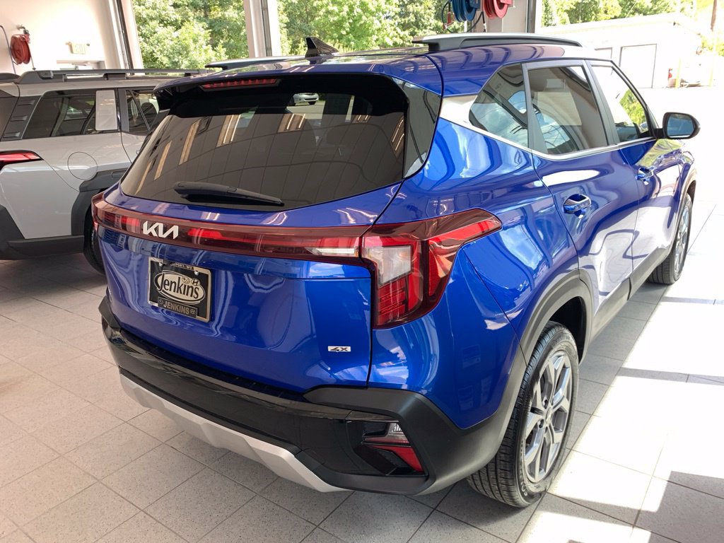 Used 2024 Kia Seltos S AWD/4WD image 16