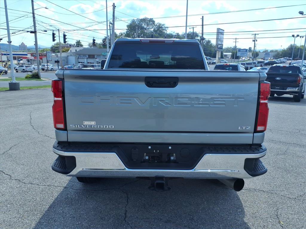 Used 2026 Chevrolet Silverado 2500 LTZ AWD/4WD image 5