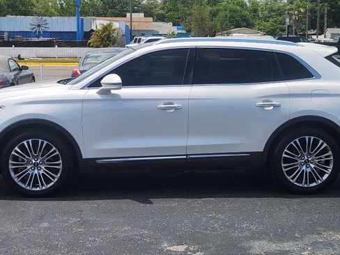 Used 2016 Lincoln MKX Reserve w/ Technology Package FWD image 3