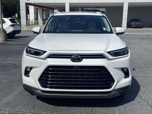 Used 2025 Toyota Grand Highlander FWD image 2