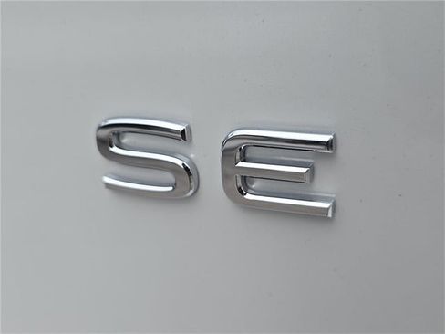 New 2026 Volkswagen Atlas SE image 6