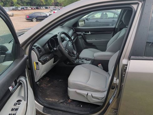 Used 2011 Kia Sorento LX FWD image 22