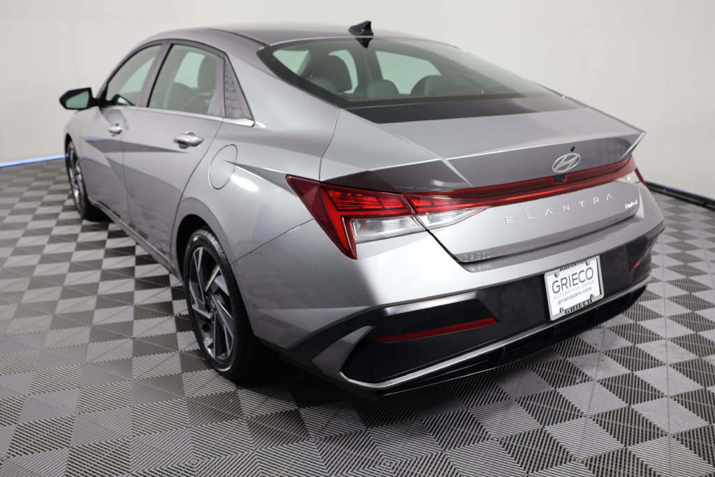 Used 2025 Hyundai Elantra Limited FWD image 6