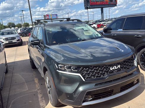 Used 2022 Kia Sorento SX Prestige w/ Rust Color Package AWD/4WD image 3