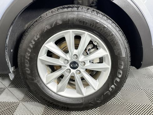 Used 2019 Kia Sorento L FWD image 35