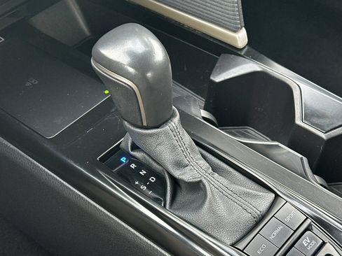 Used 2025 Toyota Camry SE FWD image 19