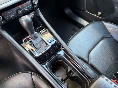 Used 2025 Jeep Compass Limited image 42