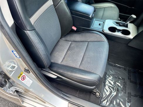 Used 2013 Toyota Camry SE FWD image 26
