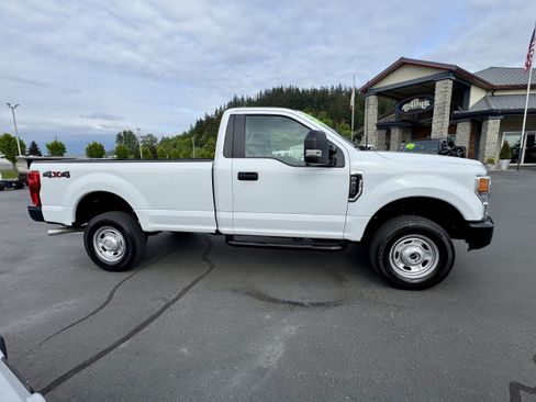 Used 2022 Ford F250 XL w/ Power Equipment Group AWD/4WD image 3