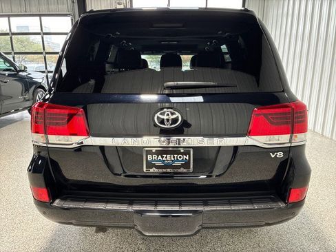 Used 2021 Toyota Land Cruiser image 6