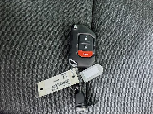 New 2025 Jeep Gladiator Sport image 19