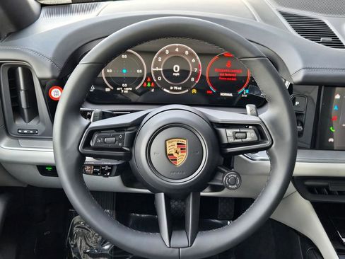 New 2026 Porsche Cayenne Coupe AWD/4WD image 15