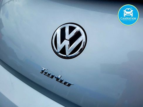 Used 2016 Volkswagen Beetle 1.8T S FWD image 24