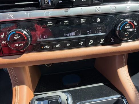 New 2026 Nissan Pathfinder Platinum image 17