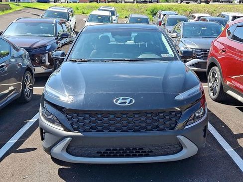 Used 2023 Hyundai Kona SE AWD/4WD image 2