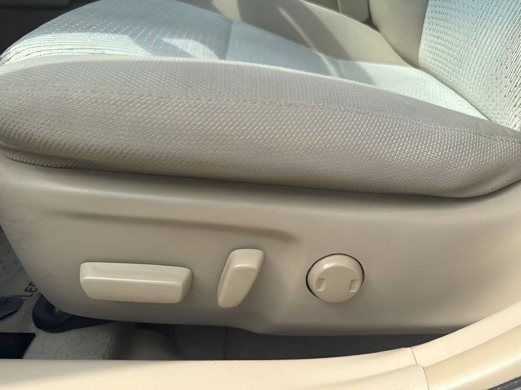 Used 2012 Toyota Camry XLE FWD image 10