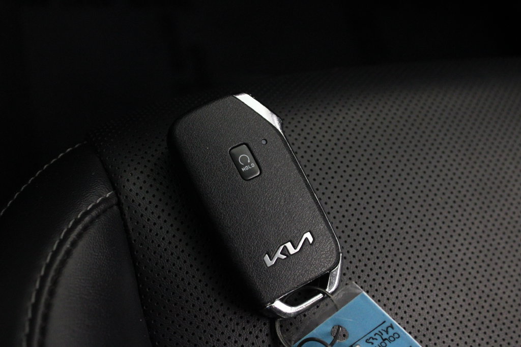 Used 2022 Kia Telluride S FWD image 32