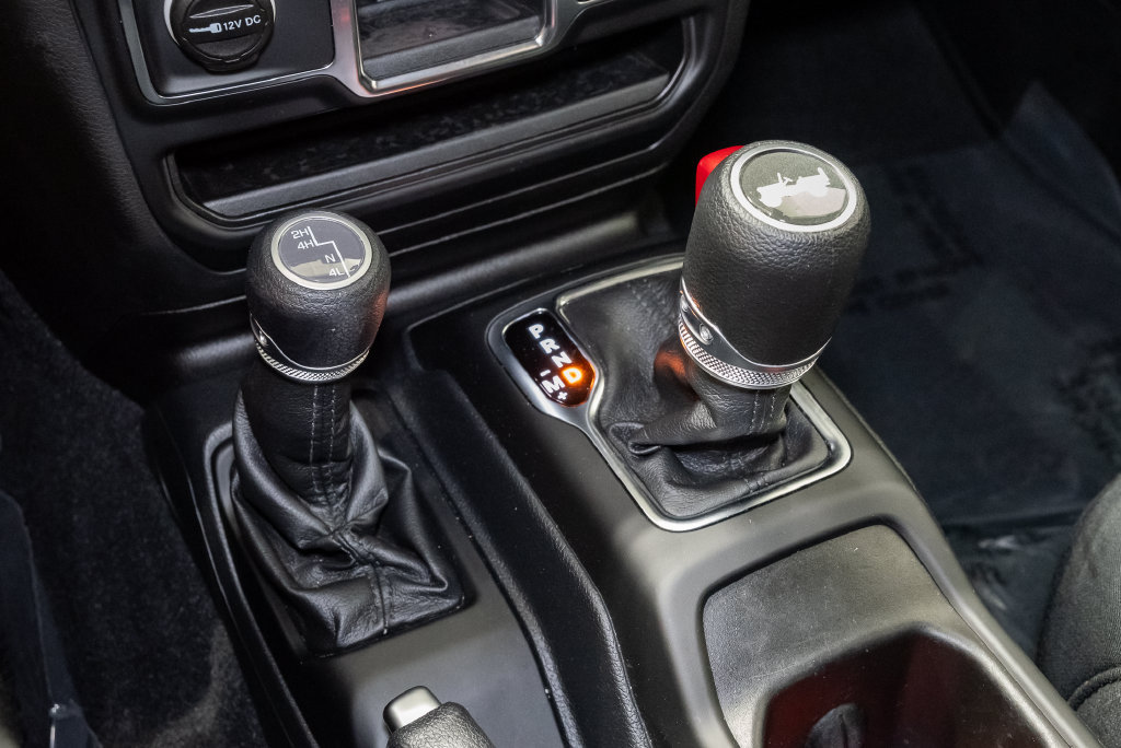 Used 2021 Jeep Wrangler Sport AWD/4WD image 23