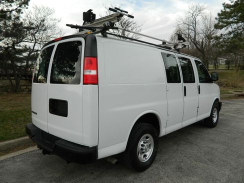 Used 2019 Chevrolet Express 2500 w/ Communications Package image 7