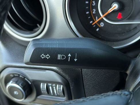 Used 2022 Jeep Wrangler Unlimited Sport image 31