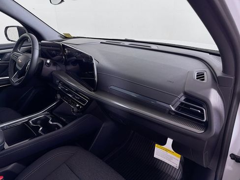 New 2026 Chevrolet Traverse LT w/ LPO, Floor Liner Package AWD/4WD image 25