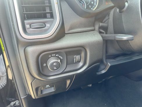 Used 2021 RAM 1500 Tradesman AWD/4WD image 18
