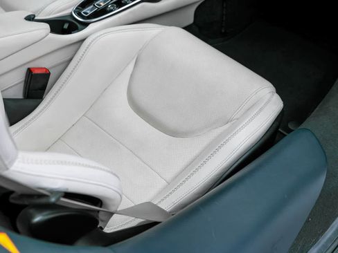 Used 2020 McLaren GT RWD image 34