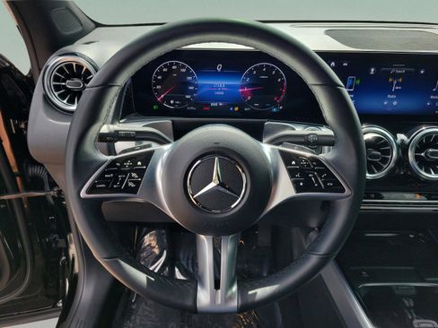 Certified 2024 Mercedes-Benz GLB 250 image 22